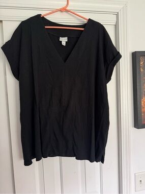 Ava & Viv Black V-Neck Short Sleeve Tunic